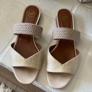 Sandal